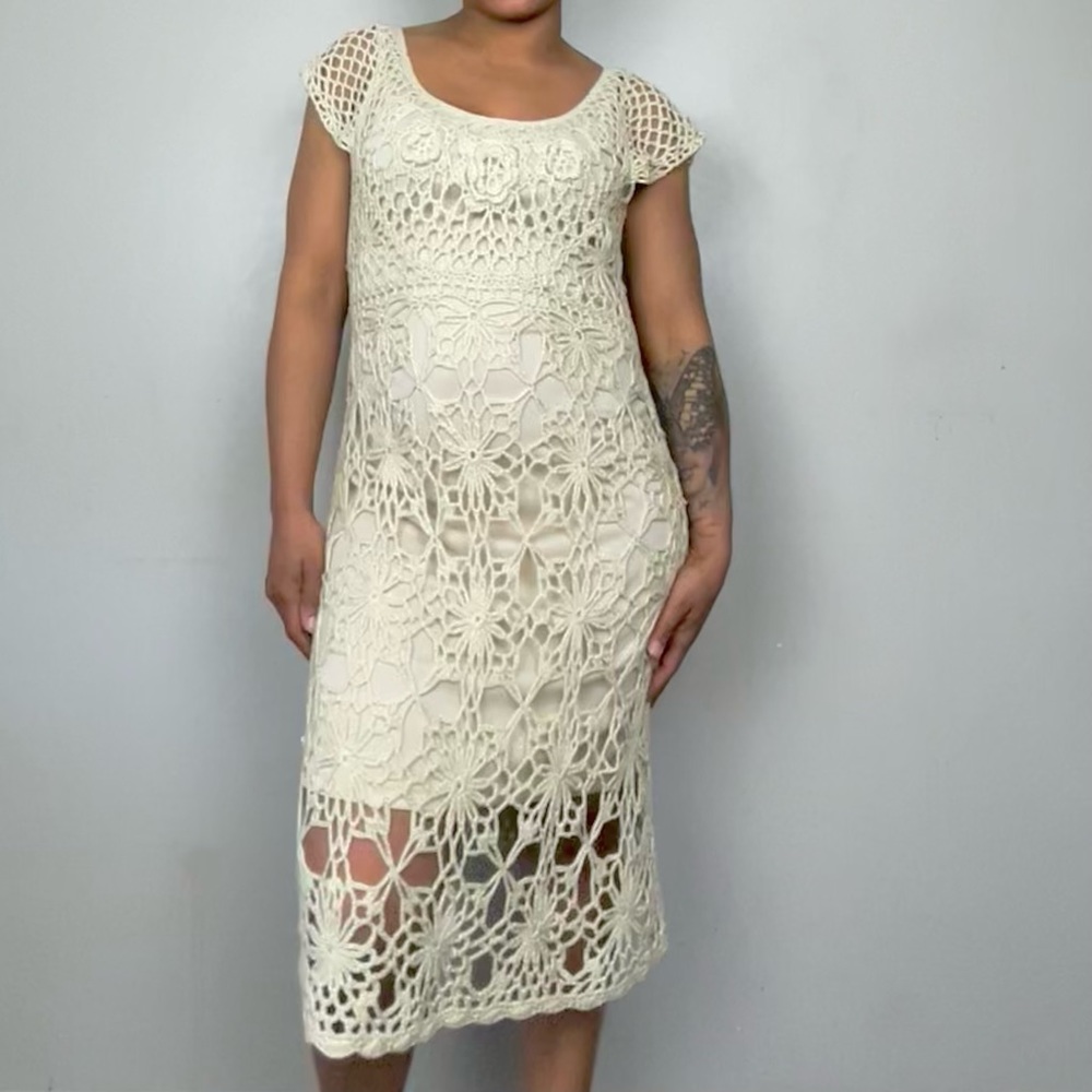 Pyramid Collection Cream Crochet Dress - Picture 2 of 7